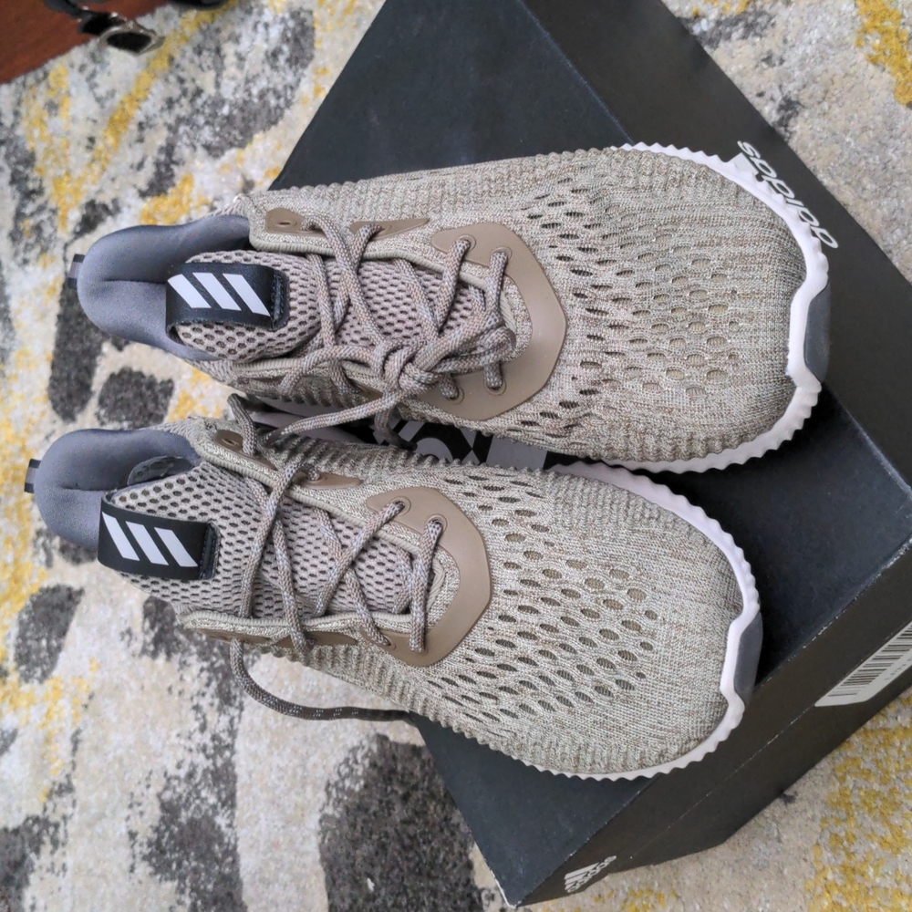 Women's Adidas Alphabounce